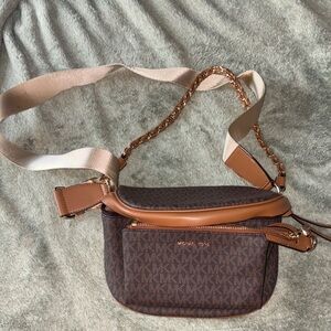 Micheal Kores sling pack!